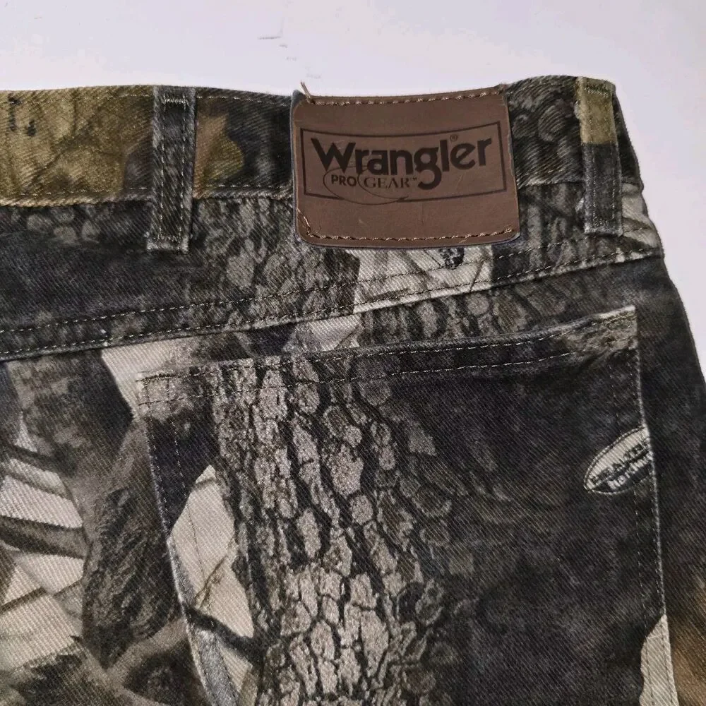 Wrangler Camo Camouflage Jeans Pants Size 44x30 AP Real Tree